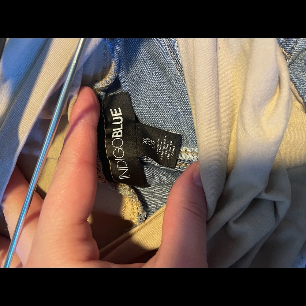 Light wash maternity jeans
